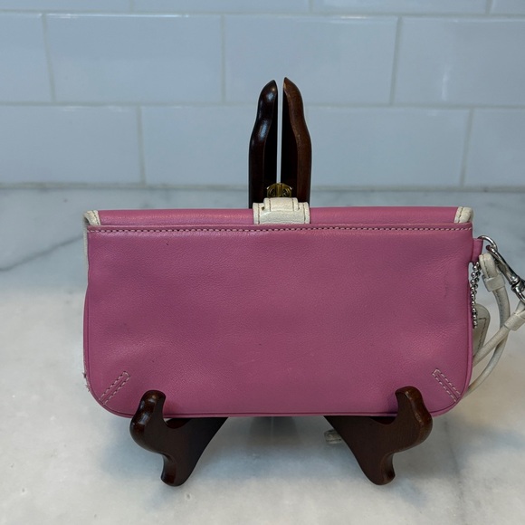 Coach Leather Buckle Large Wristlet Clutch Bag - Picture 4 of 15